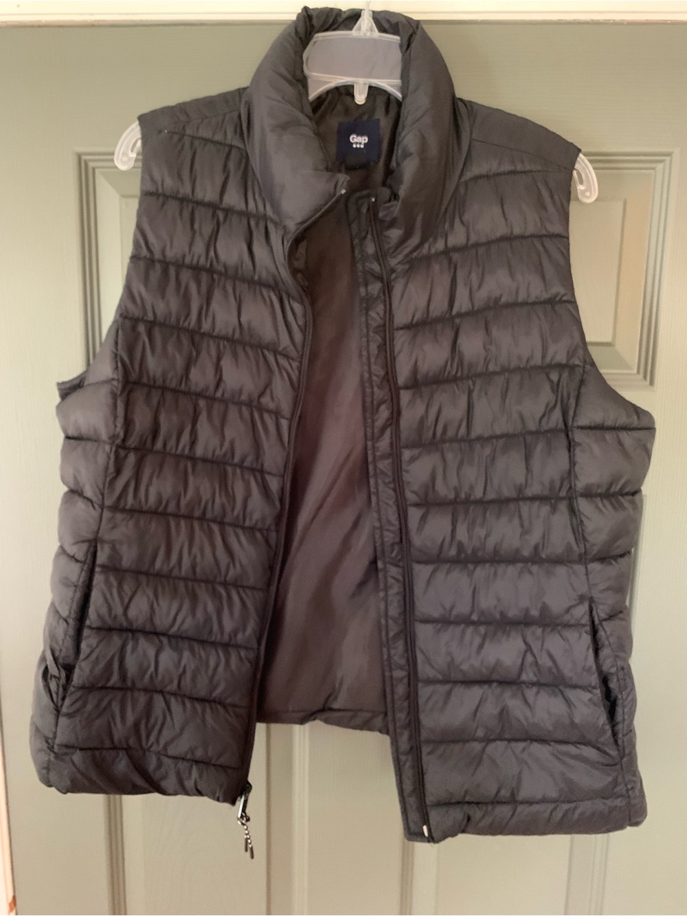 GAP Women's Charcoal Quilted Puffer Vest